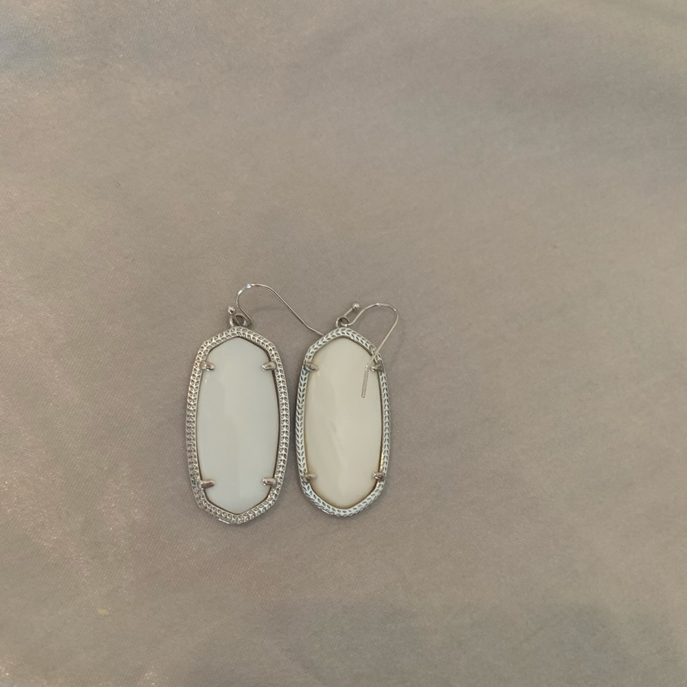 Kendra Scott Elle earrings